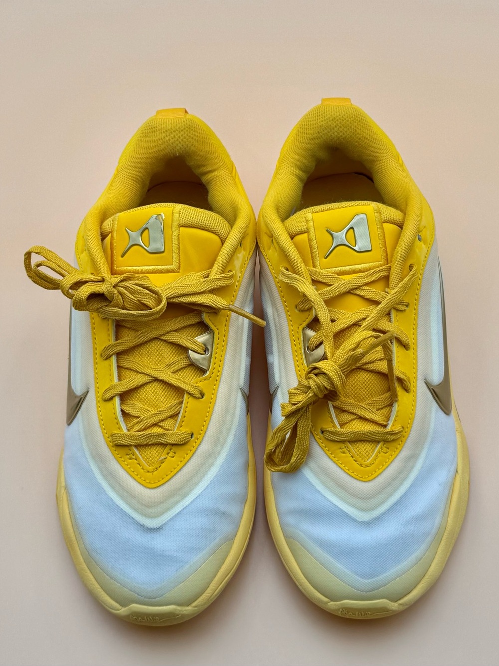 Nike HF7001-700 Kids 4.5Y / Women’s 6 Yellow White Sneakers EU 36.5 Pre-Owned - Picture 2 of 9